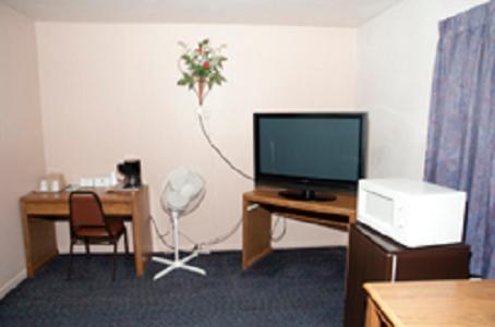 Regency Inn Comanche Exterior photo