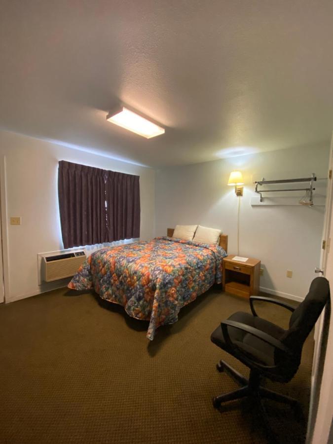 Regency Inn Comanche Exterior photo