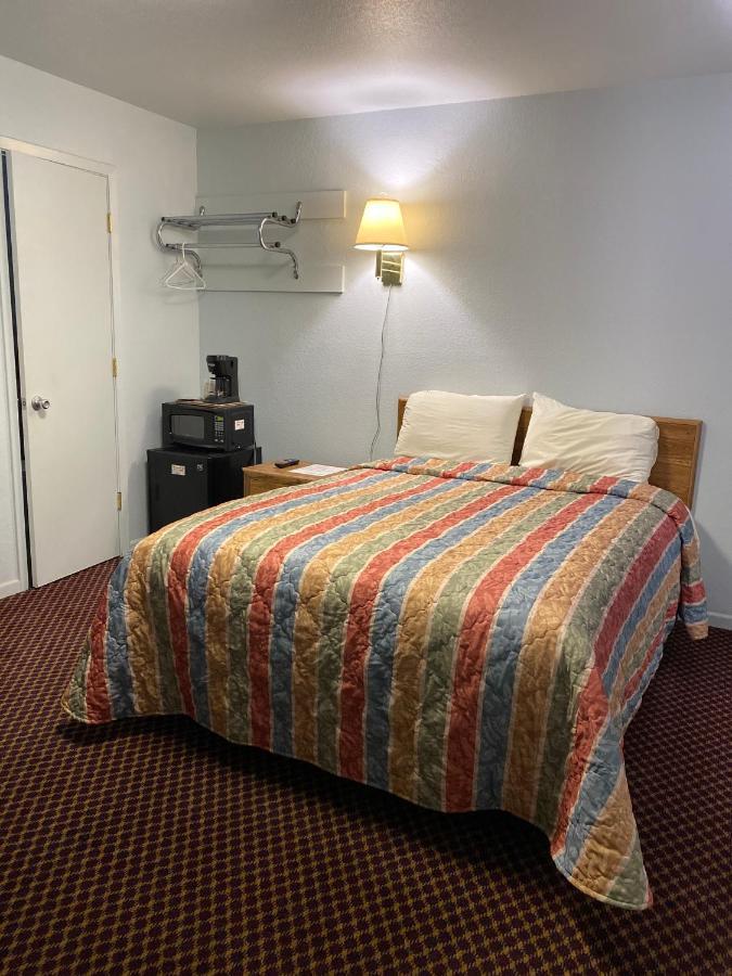 Regency Inn Comanche Exterior photo