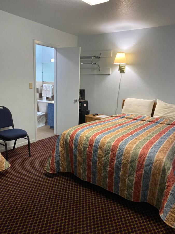Regency Inn Comanche Exterior photo